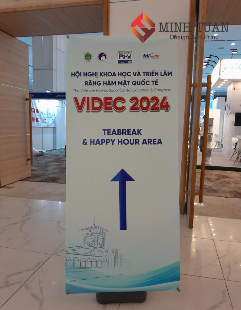 Đế Nhựa Đổ Nước Trưng Bày 2 Mặt